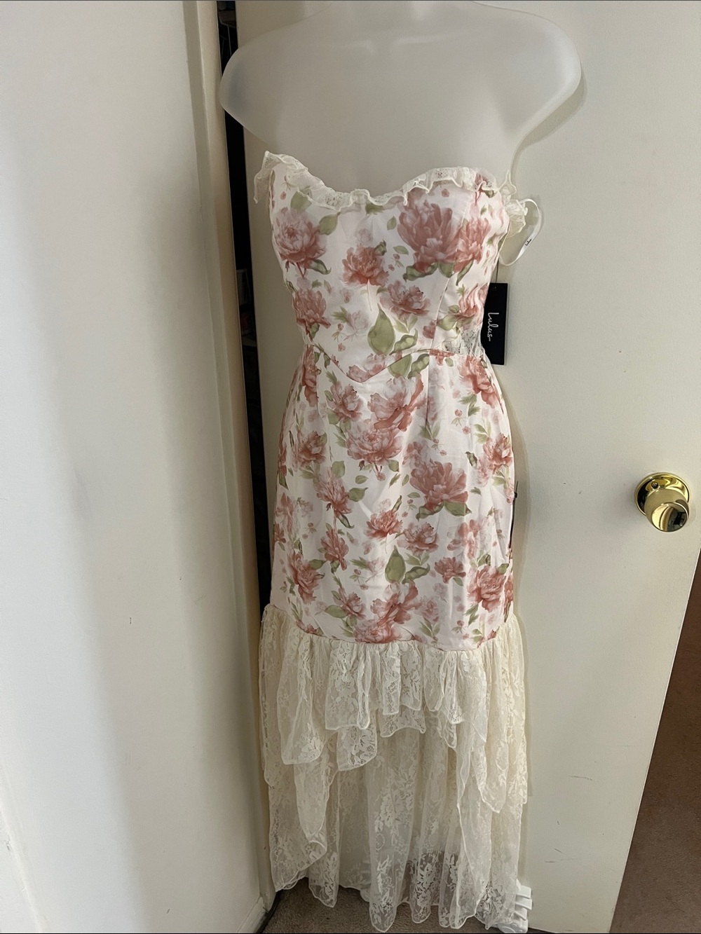 Blush Pink Floral Lace Tiered Strapless Maxi Dress